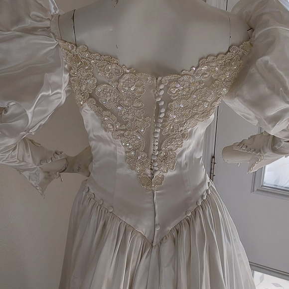 VINTAGE  18TH CENTURY ROCOCO INSPIRED  WEDDING GOWN - Picture 16 of 16